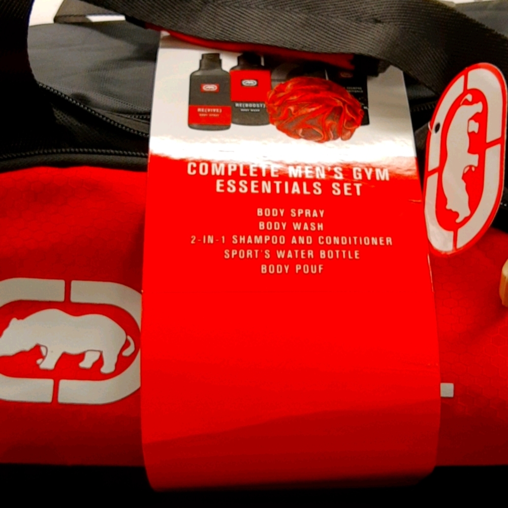 Ecko Unltd Gym bag with all products needed !!!